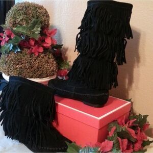 LAUREN CONRAD FRINGE FASHION BLACK BOOTS🎈
